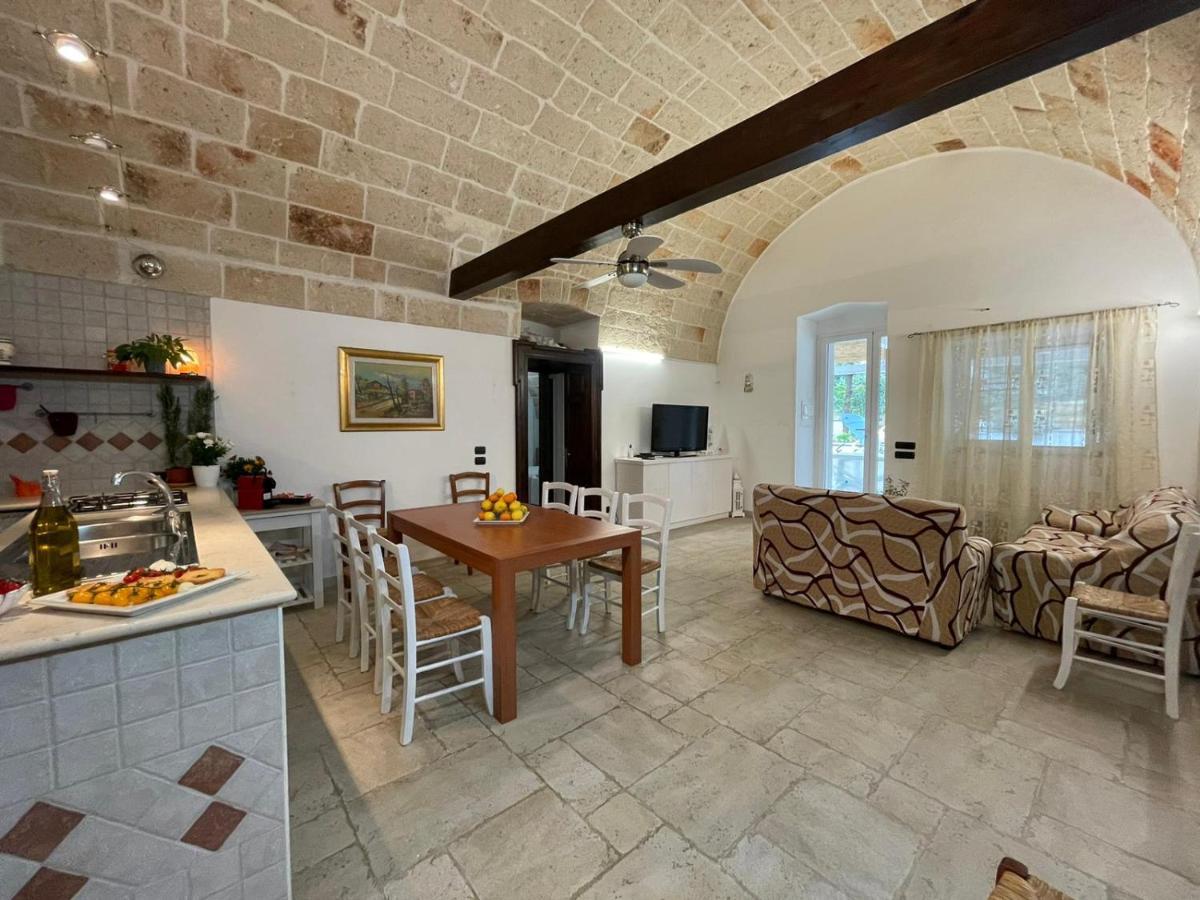 Il Vecchio Carrubo - Villa Con Piscina A Sfioro Macchia di Monte Eksteriør bilde