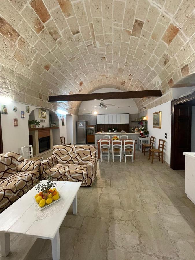 Il Vecchio Carrubo - Villa Con Piscina A Sfioro Macchia di Monte Eksteriør bilde